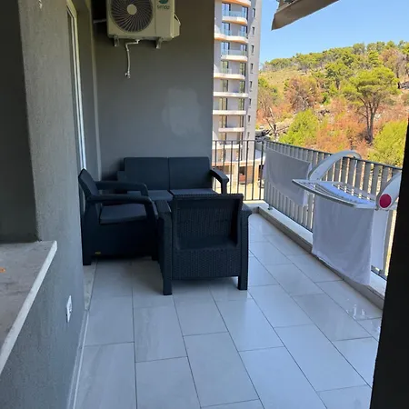 Five Em Appartement *