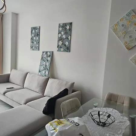 Five Em Appartement *